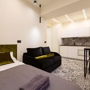 Pay60 -crescenzago- Luxury Yellow House , Milano Italia